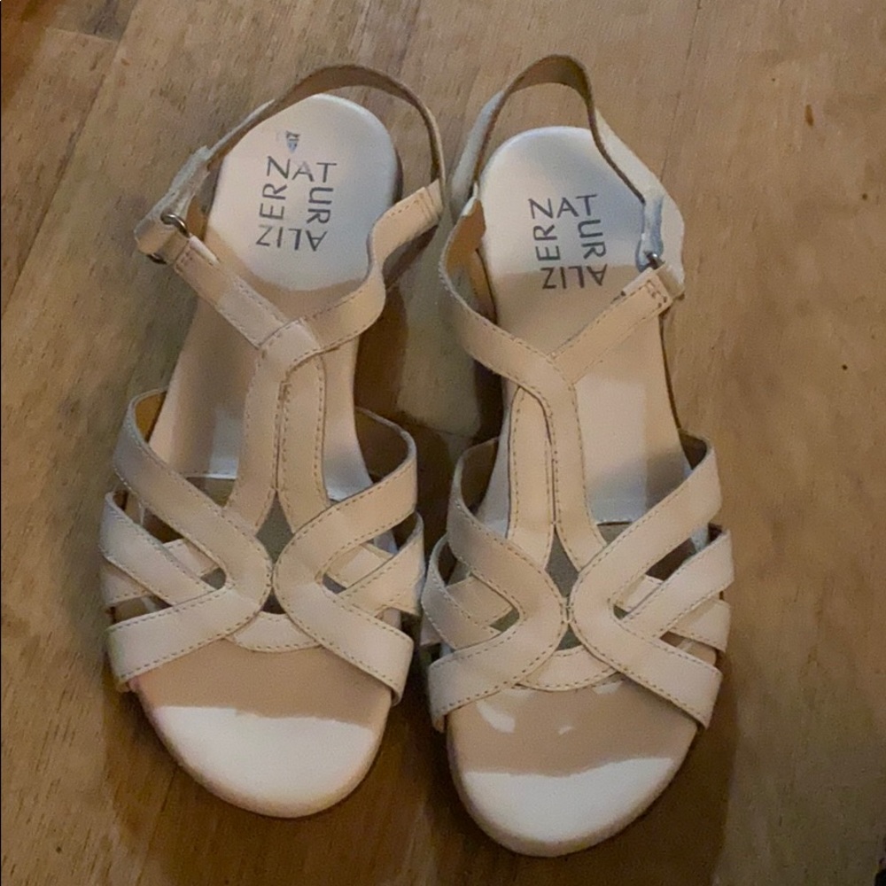 Naturalizer flats